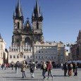 Flores en la Plaza de la Ciudad Vieja de Praga A todos aquellos turistas que el mes próximo estén en la República Checa, les proponemos que no se pierdan un verdadero espectáculo visual: es que la Plaza de la Ciudad...