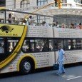Bus turístico: conozca de manera rápida y eficaz Una estrategia nueva de turismo que logra que los viajeros visiten los puntos más importantes de la ciudad en poco tiempo. En esa oportunidad conocemos el bus turístico de La...